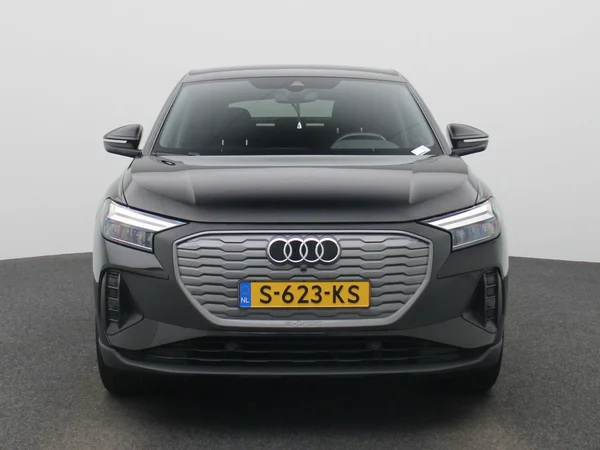 Audi Q4 Sportback e-tron (2023) — foto 12 van 44