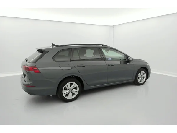 VOLKSWAGEN Golf VIII SW (2022) — foto 32 van 36