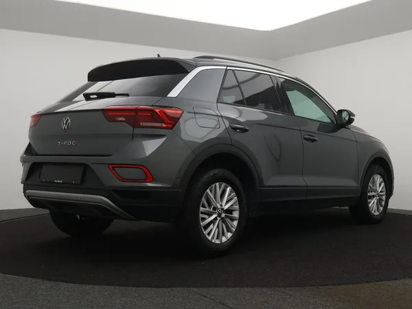 VOLKSWAGEN T-Roc (2023) — foto 12 van 25