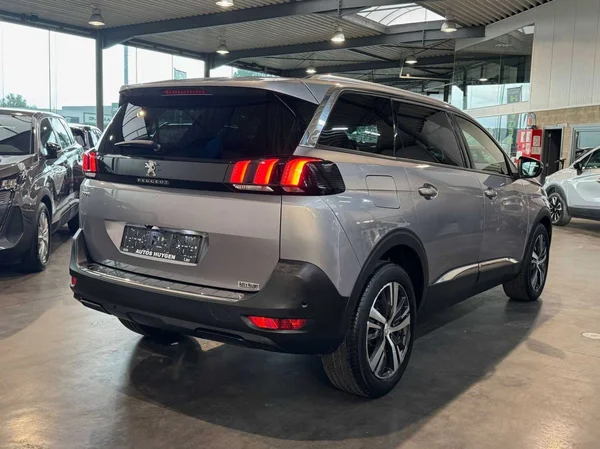 Peugeot 5008 (2023) — foto 12 van 18