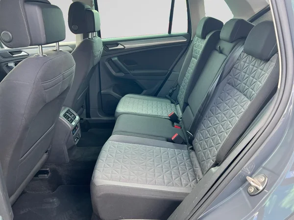 VOLKSWAGEN Tiguan (2021) — foto 5 van 18