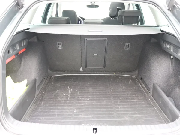 SKODA Octavia Combi (2024) — foto 13 van 32