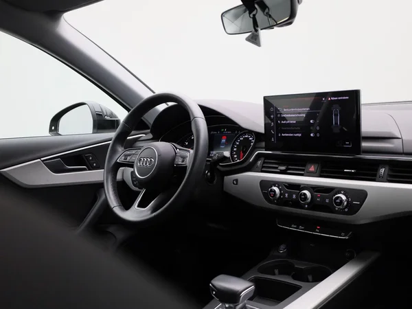 Audi A4 (2023) — foto 33 van 42