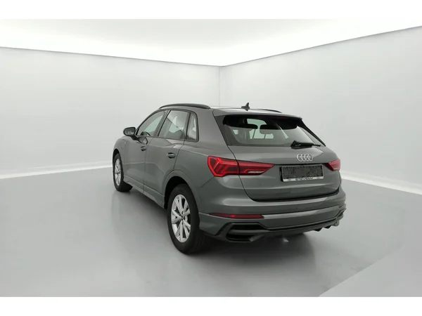 AUDI Q3 PHEV (2022) — foto 22 van 36