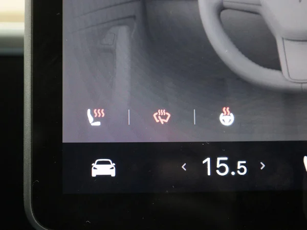 Tesla Model Y (2023) — foto 9 van 43