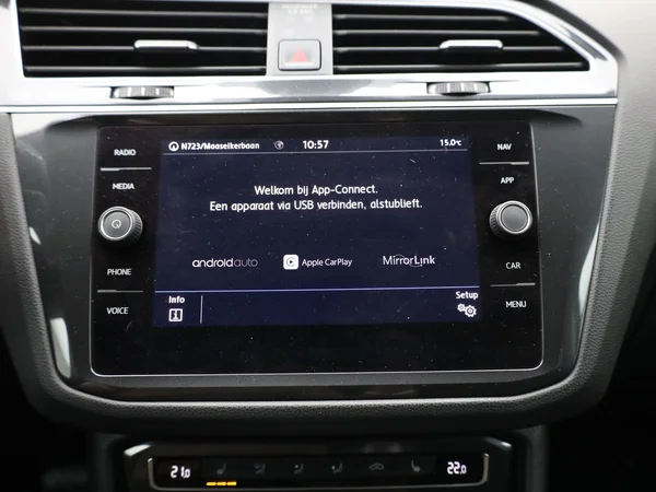 VOLKSWAGEN Tiguan (2019) — foto 7 van 18