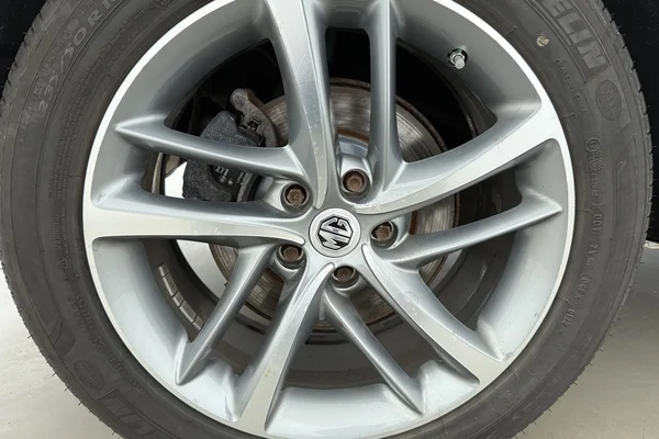 MG EHS PHEV (2022) — foto 6 van 15