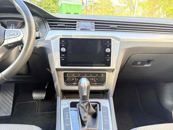 VOLKSWAGEN Passat Variant Dsl (2022) — foto 3 van 24