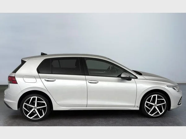 Volkswagen Golf VIII (2023) — foto 23 van 33