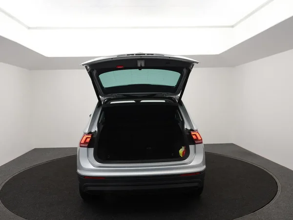 Volkswagen Tiguan (2020) — foto 21 van 27