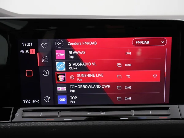 VOLKSWAGEN Golf VIII GTI (2024) — foto 17 van 30