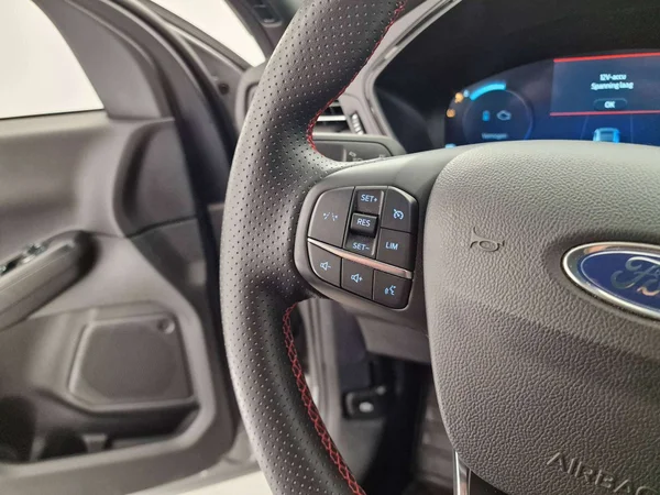 Ford Kuga (2025) — foto 14 van 15