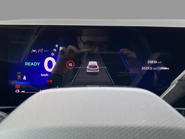 Renault Rafale (2025) — foto 21 van 22