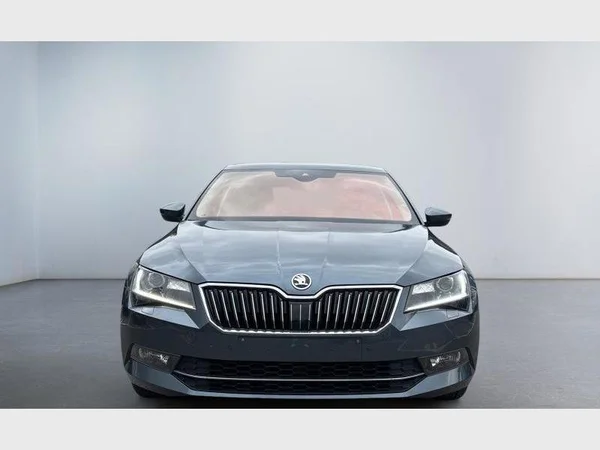 Skoda Superb (2018) — foto 26 van 27