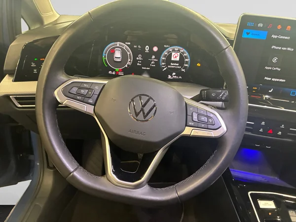 VOLKSWAGEN Golf VIII (2024) — foto 23 van 24