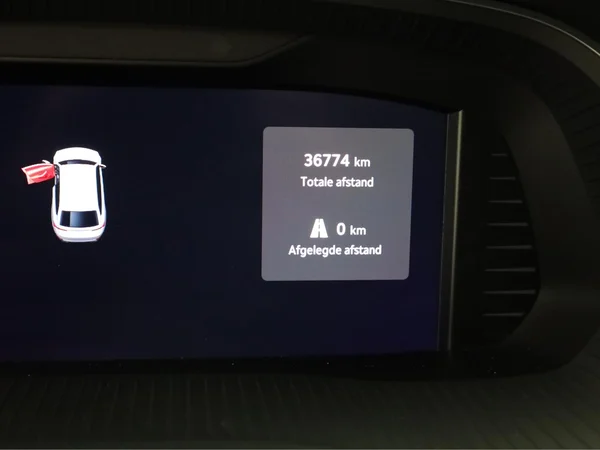 SKODA Octavia Combi (2024) — foto 8 van 20