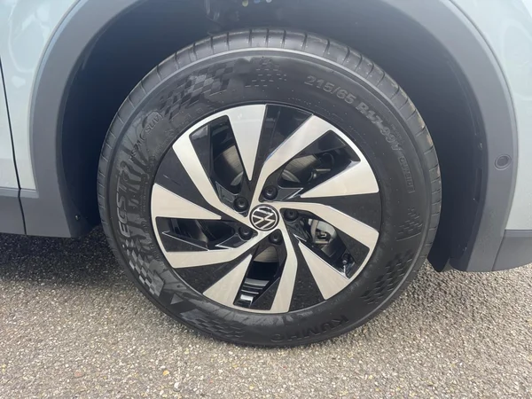 VOLKSWAGEN Tiguan (2026) — foto 14 van 22