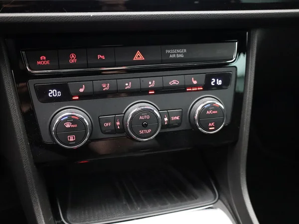 SEAT Leon (2020) — foto 8 van 22