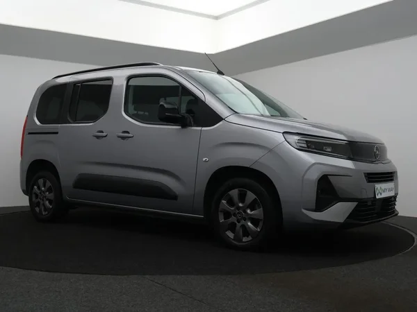 Opel Combo Life (2025) — foto 10 van 28