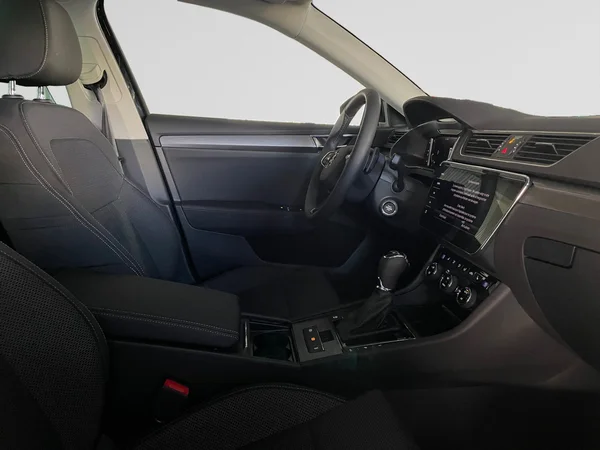 SKODA Superb Combi (2024) — foto 2 van 24