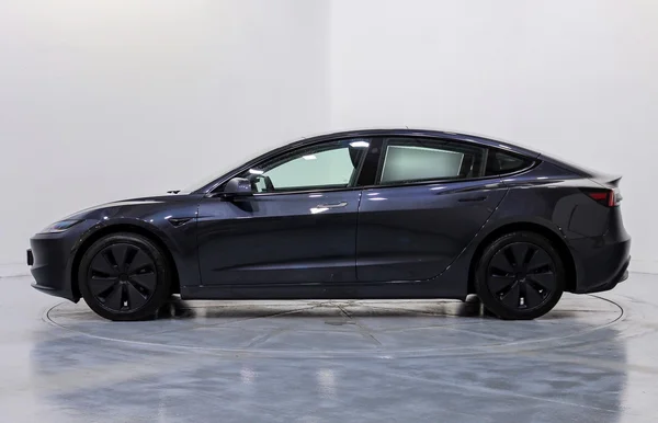 Tesla Model 3 (2024) — foto 23 van 40