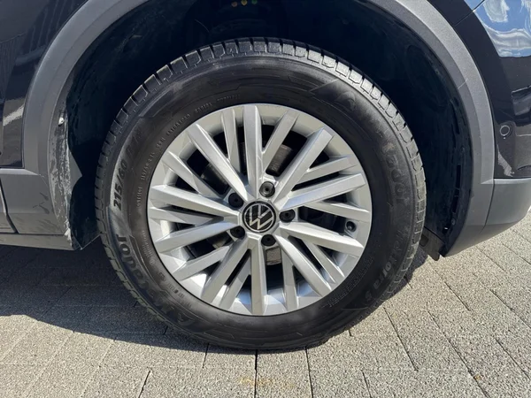 VOLKSWAGEN T-Roc (2022) — foto 15 van 16