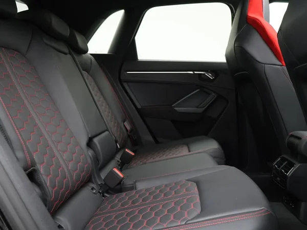 Audi RSQ3 (2023) — foto 21 van 29