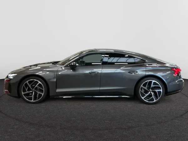 AUDI E-tron GT (2022) — foto 12 van 24