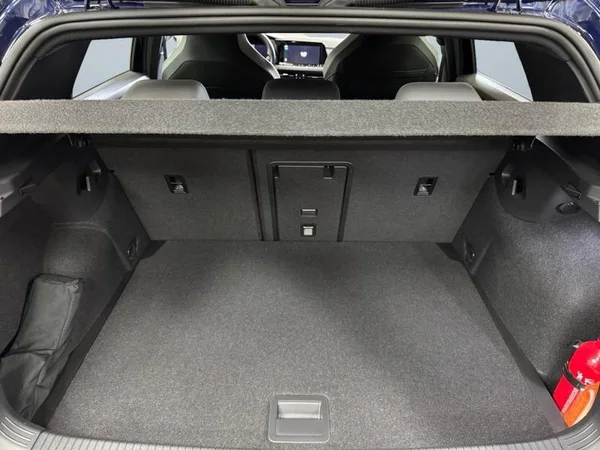 VOLKSWAGEN Golf VIII (2023) — foto 25 van 31