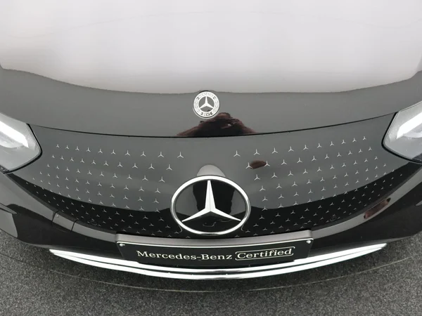 Mercedes-Benz EQE (2025) — foto 15 van 24