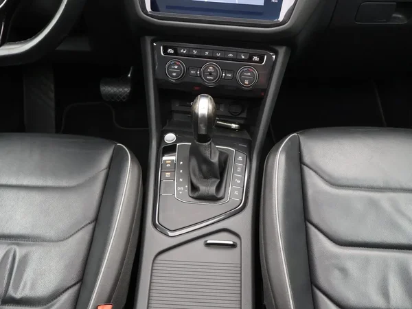 Volkswagen Tiguan Allspace (2021) — foto 10 van 31