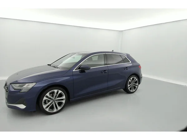 AUDI A3 Sportback (2024) — foto 33 van 36