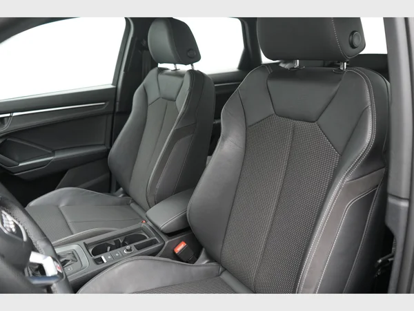AUDI Q3 (2022) — foto 7 van 32