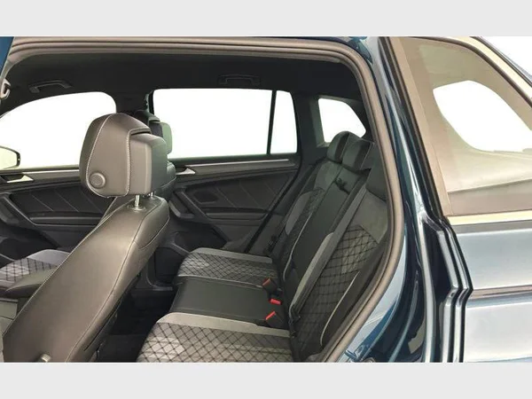 Volkswagen Tiguan (2021) — foto 6 van 31