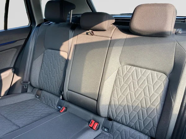 VOLKSWAGEN Golf VIII SW (2025) — foto 10 van 21