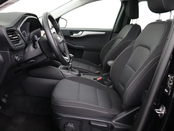 FORD Kuga (2024) — foto 2 van 28