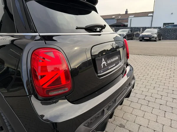 Mini Cooper (2021) — foto 10 van 25