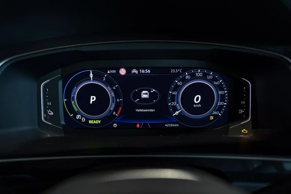 Volkswagen Tiguan (2022) — foto 19 van 37