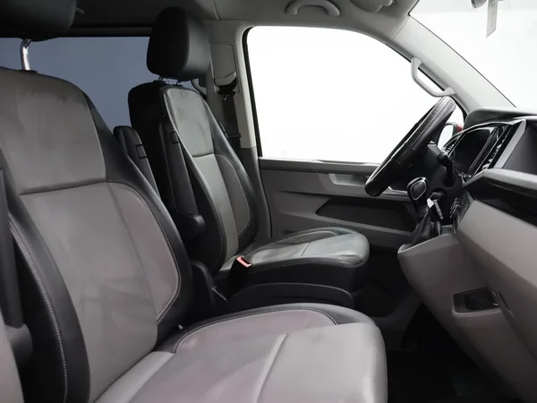 Volkswagen Transporter (2020) — foto 3 van 27