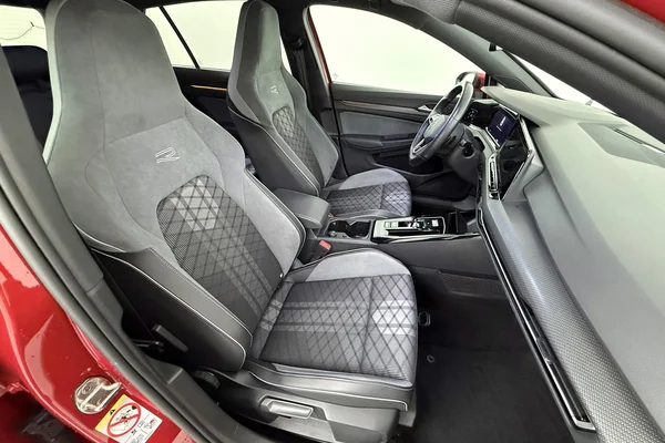 Volkswagen Golf VIII (2024) — foto 6 van 38