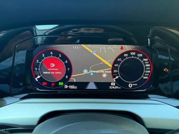 VOLKSWAGEN Golf VIII (2024) — foto 7 van 21