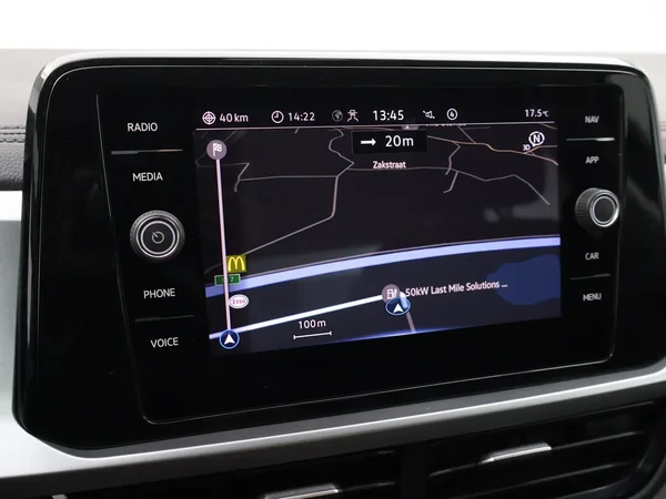Volkswagen T-Roc (2023) — foto 5 van 27