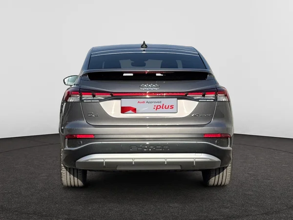 AUDI Q4 Sportback e-tron (2025) — foto 19 van 22