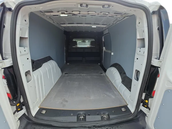 VOLKSWAGEN Caddy Maxi Cargo (2025) — foto 14 van 24