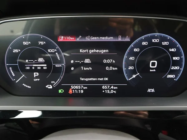 Audi e-tron (2022) — foto 11 van 27