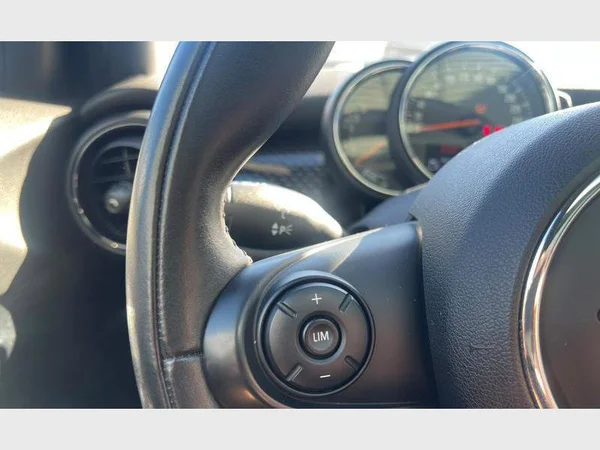 MINI Mini 5 Doors (2018) — foto 13 van 25