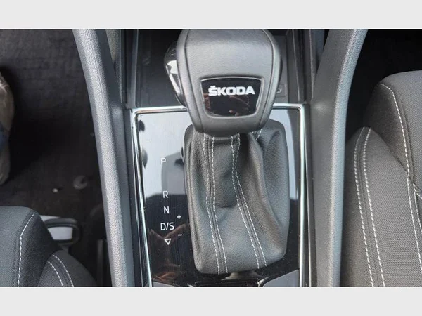 Skoda Karoq (2023) — foto 15 van 27