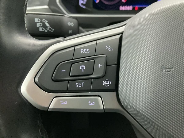 VOLKSWAGEN Tiguan Allspace (2021) — foto 11 van 36