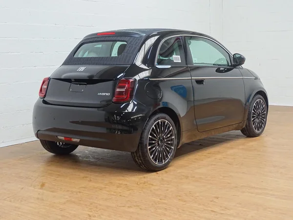 Fiat 500C (2026) — foto 21 van 24