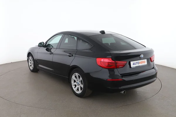 BMW 3-serie (2016) — foto 10 van 16